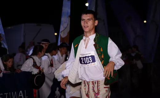 Pobiegli w strojach ludowych po zwycięstwo. Bieg Lachów i Górali rozpoczął 16. Festiwal Biegowy w Piwnicznej - 24